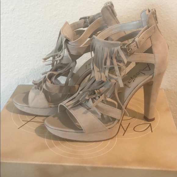 Party on your feet! Suede fringe platform sandals - Picture 1 of 8